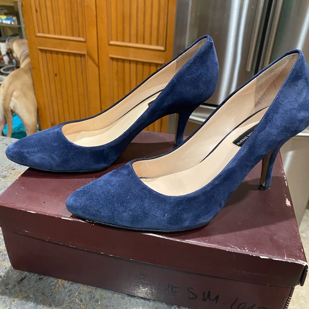 Brand:INC Int’ntl Concepts Model:Zitah pointed toe Size:9 Color:navy blue suede